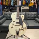 Gretsch G5420T-CLS 2024 - Two-tone Vintage White London Fog