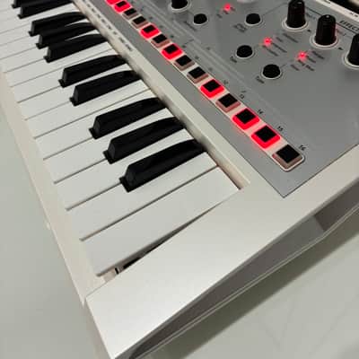 Roland JD-Xi 37-Key Analog/Digital Crossover Synthesizer 2015 - Present - White image 3
