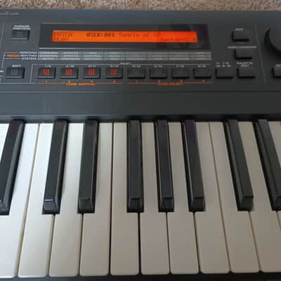 Roland XP-30 61-Key 64-Voice Expandable Synthesizer 1999 - 2004 - Black image 4