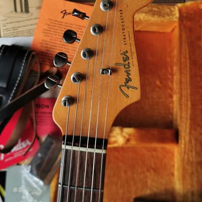 Fender Mark Knopfler Stratocaster Unplayed Early Serial# Darker Red Ultimate Collectable image 5