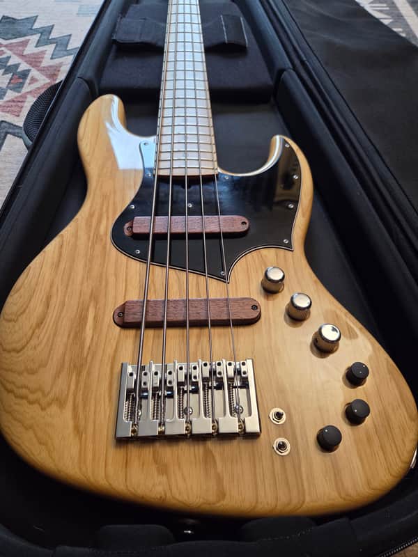 Xotic XJ-1T 5-String Active Jazz Bass – Excellent Condition – Natural Ash/Maple – Premium Hybrid Case. 9.6lbs image 1