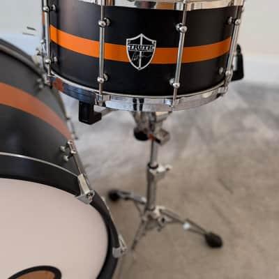 Truth Custom Drums - 24" bass drum, 13" tom, 16" floor tom, 14" snare drum image 7