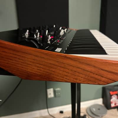 Korg Prologue 8 Polyphonic 49-Key 8-Voice Analog Synthesizer 2018 - Present - Black/Wood image 7