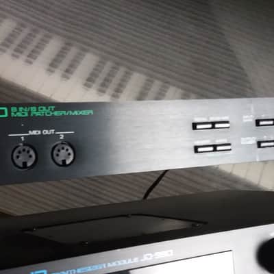 Roland A-880 Midi Patch Bay 8 in x 8 Out Mixer