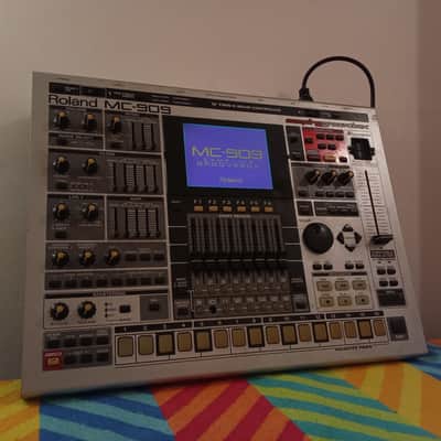 Roland MC909