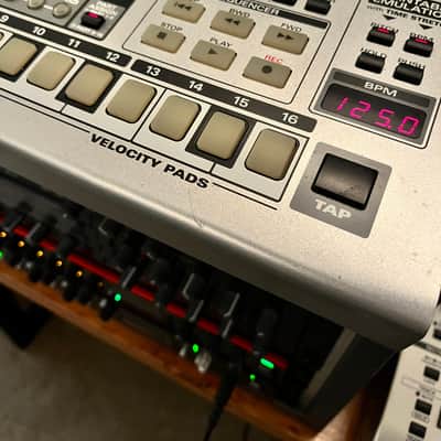 Roland MC909 Groovebox Excellent Condition image 4