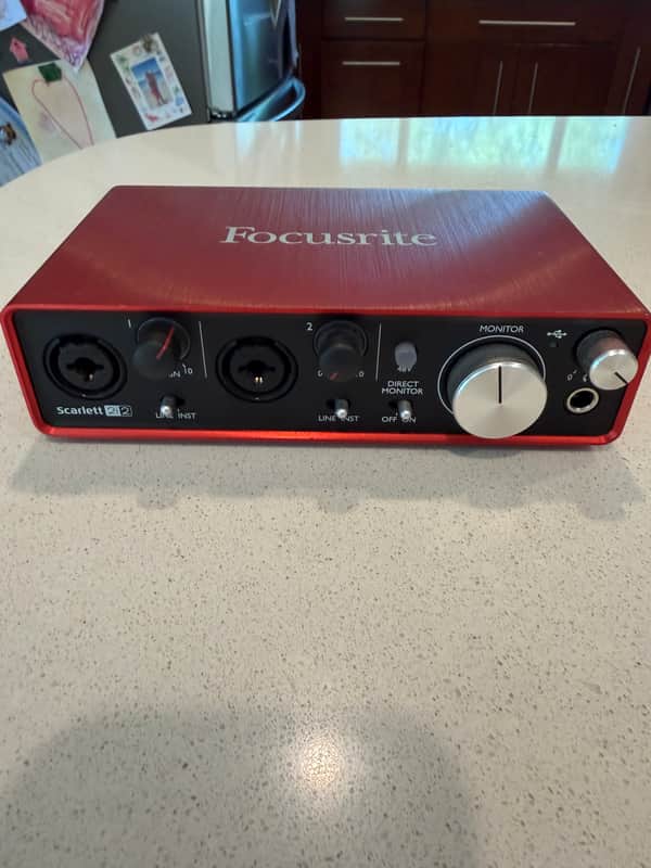 Focusrite Scarlett 2i2 2nd Gen USB Audio Interface 2016 - 2018 Red / Black image 1