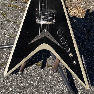 2004 Washburn Dimebag Darrell Signature Flying V Dime Black/Silver Pantera image 1