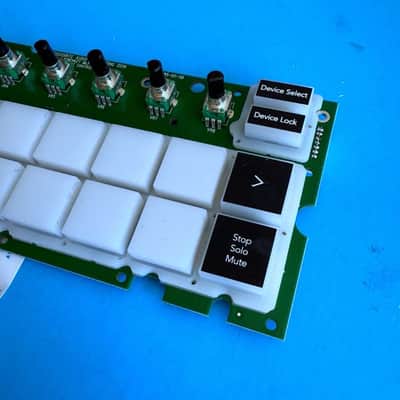 NOVATION LAUNCHKEY 25 MK3 Part: Drum Trigger Conductive Pad & Display PCB Board image 6