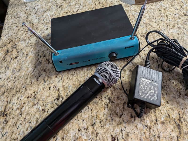 Shure T4A-V and SM58 Wireless Microphone image 1