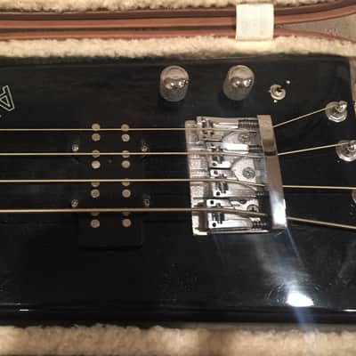 Hondo Alien 1980 4-string Headless Bass image 4