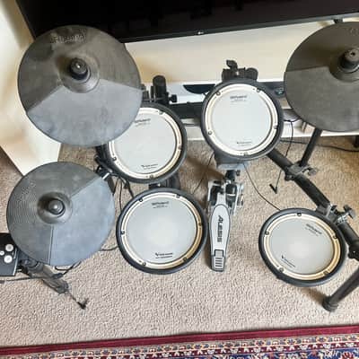 Roland TD-1DMK V-Drum Kit with Mesh Pads 2010s - Black image 1