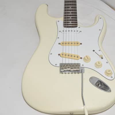 fender Japan E serial ST electric guitar Ref No 7636 image 2