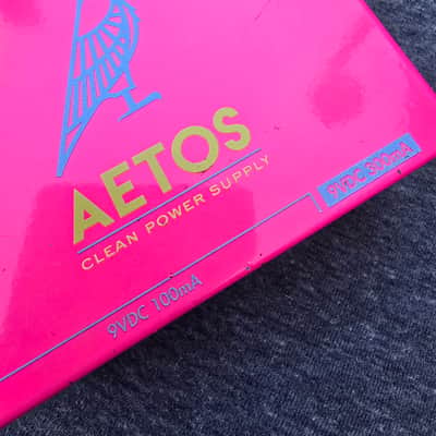 Walrus Audio Aetos 120V Clean Power Supply V1.5 Limited Edition - Neon Series 2019 - Neon Pink image 2
