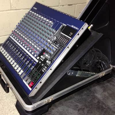 Yamaha MG16/6FX 16 Channel Analog Mixing Console w/Effects & SKB