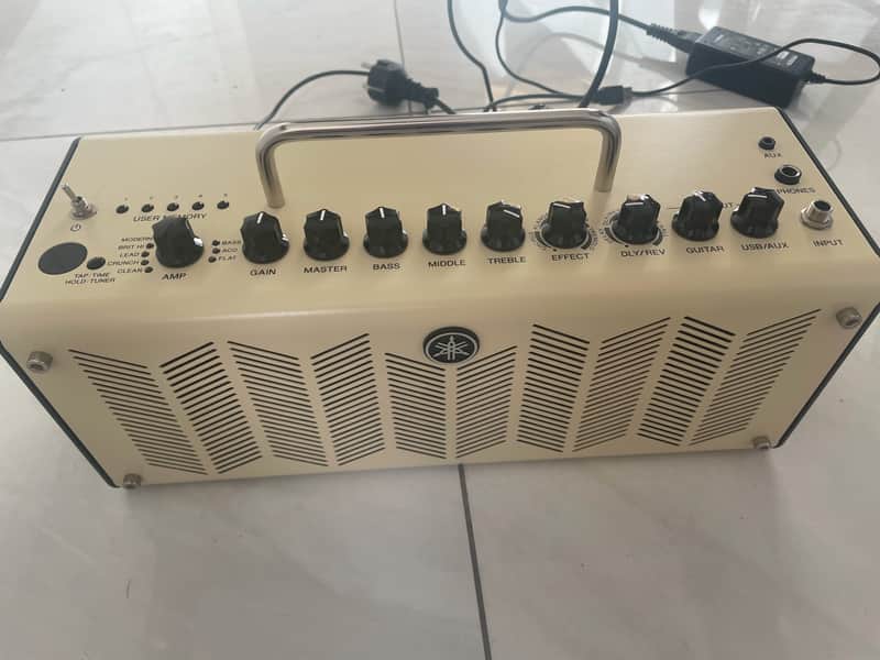 Yamaha THR10 (v1) – Ampli guitare à modélisation + Alimentation d'origine+ câble usb fourni pour connexion PC/Mac occasion image 1