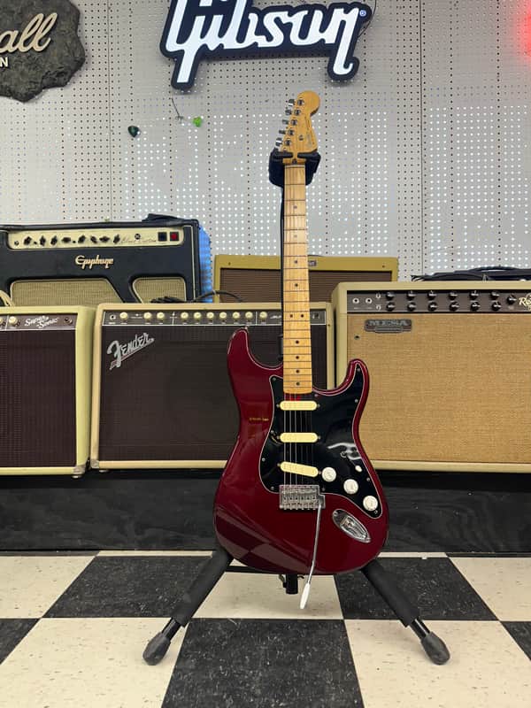 Fender MIM Standard Stratocaster with Maple Fretboard 2001 Midnight Wine image 1