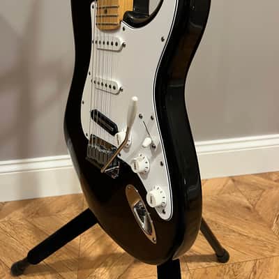 Fender American Standard Stratocaster with Maple Fretboard, Tremolo, 1995 - Black image 3