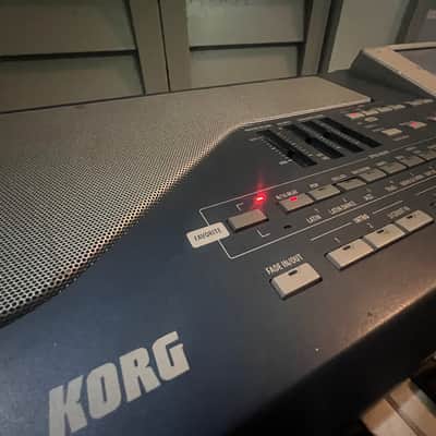 Korg PA800 2006-2011 - Blue and Silver image 5