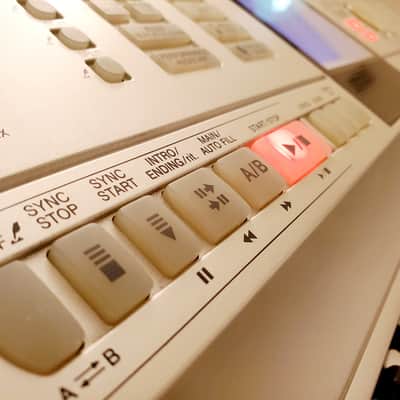 MUST SEE!!! YAMAHA DGX 505 SEMI-WEIGHTED 88-KEY DIGITAL PIANO IN AMAZING CONDITION! image 12