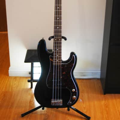 Fender Standard Precision Bass Made in Mexico - Black MIM image 2