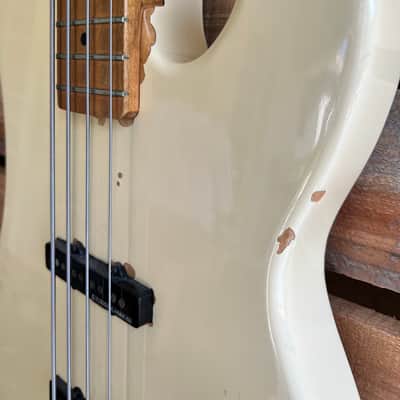 Charvel San Dimas Tele Bass 1982 Cream white image 8