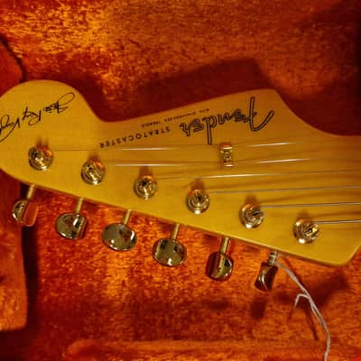 Fender Stevie Ray Vaughan American Stratocaster BRAND NEW 3-Color Sunburst USA Signature Electric guitar image 3