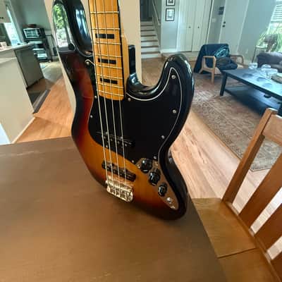 Fender Squier Classic Vibe '70s Jazz Bass 2022 - 3-Tone Sunburst image 2