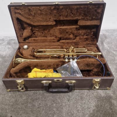 Elkhart Series 2 Vintage Brass Trumpet - Well-Preserved Craftsmanship - Good w/ Hard Case image 2