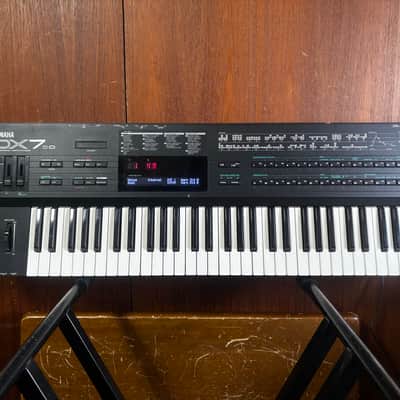 Buy used Yamaha DX7II-D vintage digital synth w/ flight case new battery & display