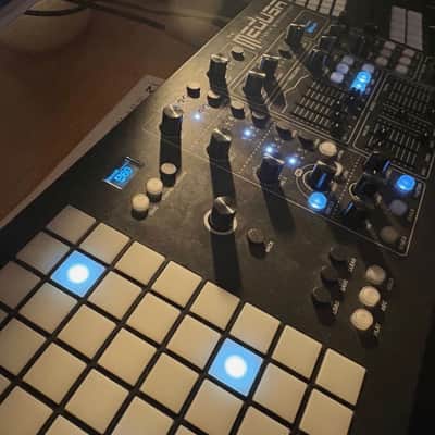 Polyend Dreadbox Medusa Hybrid Synthesizer 2018 - 2021 - Black image 3