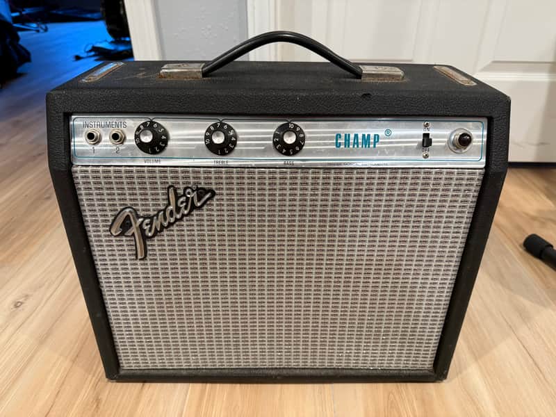 Fender Champ 6-Watt 1x8" Guitar Combo 1970 - 1975 - Silverface image 1