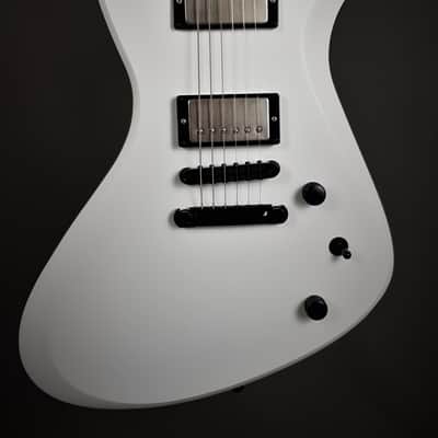 Manuel Ali Guitars Underdog #6 2020 matt white image 2