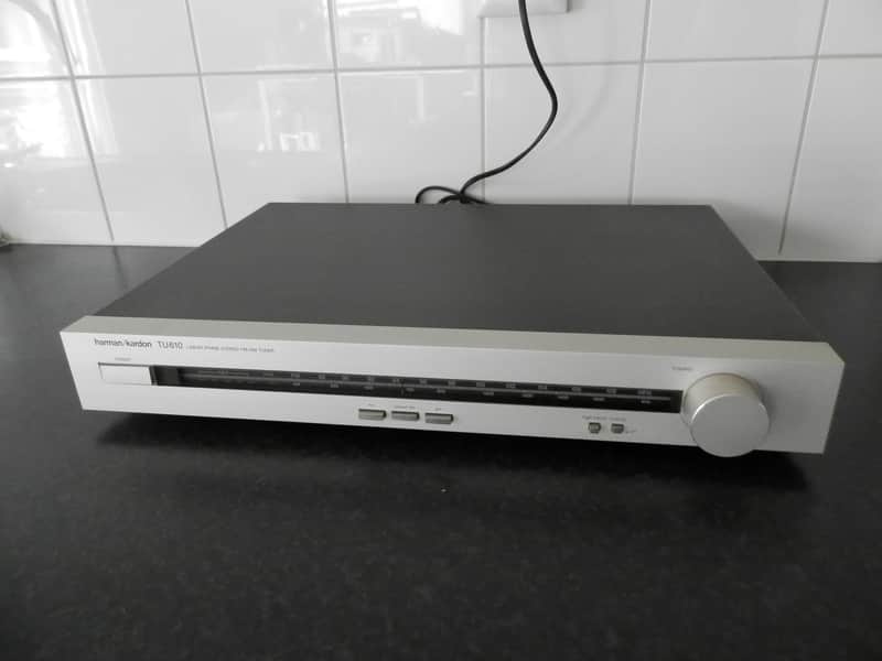 Harman Kardon TU-610 Linear Phase Stereo FM/AM Tuner (1984) image 1