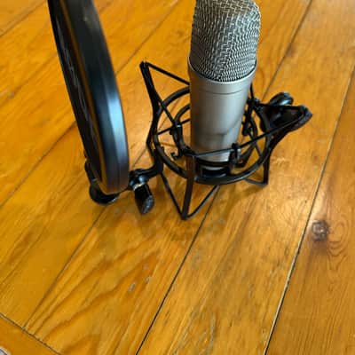 RODE NT1-A Large Diaphragm Cardioid Condenser Microphone 2002 - Present - Silver image 2