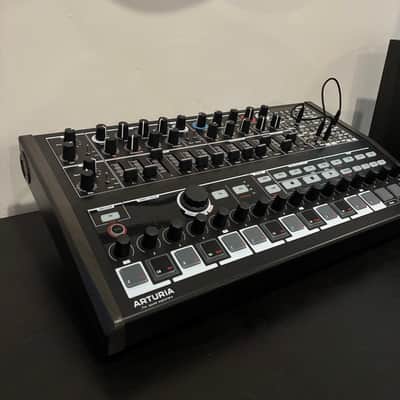 Arturia MiniBrute 2S Noir Edition Desktop Synthesizer 2022 - Present - Black image 3