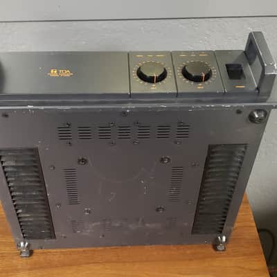 TOA P150D② TOA P150D Power Amplifier (150wpc @ 8ohm, 220wpc @ 4ohm) - See