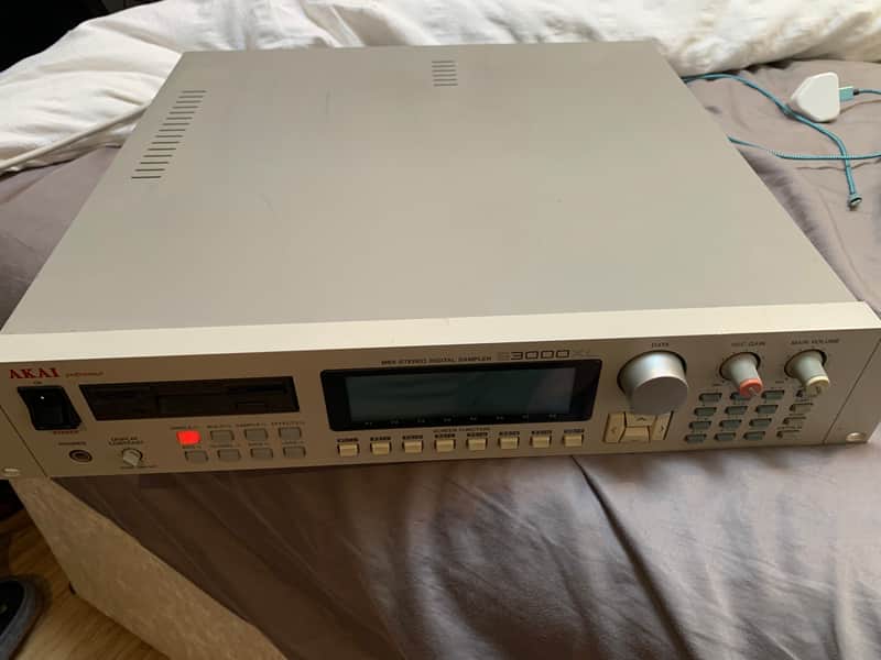 Akai S3000XL MIDI Stereo Digital Sampler 1996