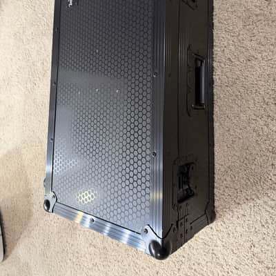 Creation Music Company Pedalboard (24x12.5) w/ Road Case image 10