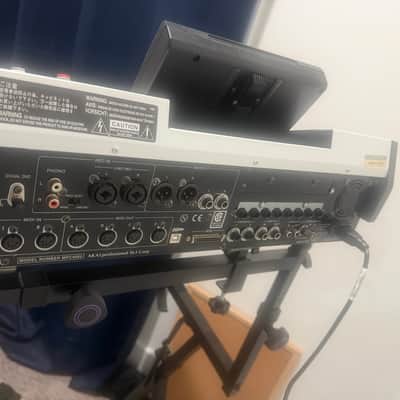 Akai MPC4000 Music Production Center - White image 6