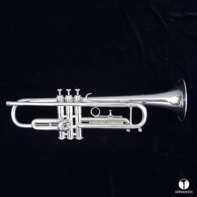 Beautiful Getzen Eterna Severinsen Model trumpet case mouthpiece gamonbrass image 7