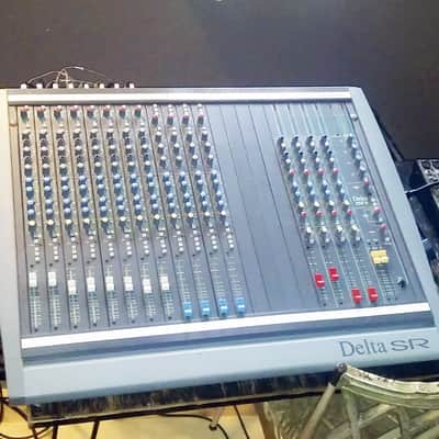 Soundcraft Delta SR 16 Channel Mixer image 2