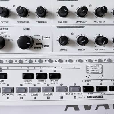 Abstrakt Instruments Avalon Analog Bassline Synth - White image 4