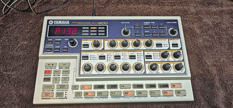 Yamaha AN200 Desktop Synthesizer | Reverb Canada