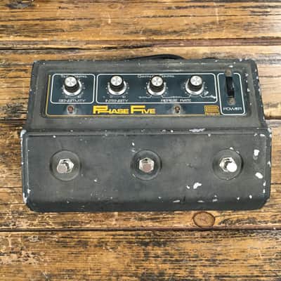 Roland AP-5 Phase Five | Reverb