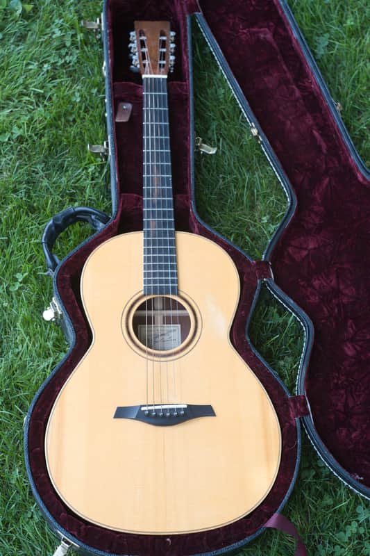 Beneteau 000-12 Acoustic Guitar - Honduras Rosewood Back & Sides image 1