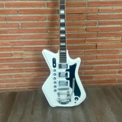 Eastwood Airline 3P Deluxe / 3P DLX - White image 1