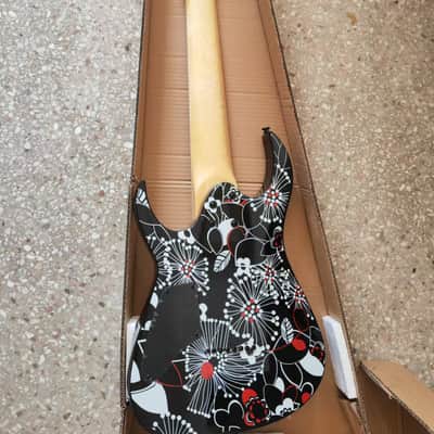39 Inch 8 String Custom Electric Guitar, Solid Basswood Body, Maple Neck image 6