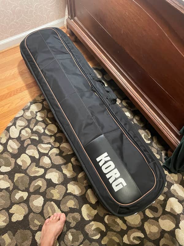 Korg sv188 rolling case image 1