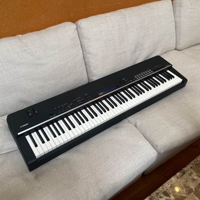 Yamaha CP4 Wooden Key Stage Piano 2014 w Pro ATA Anvil Case | Reverb